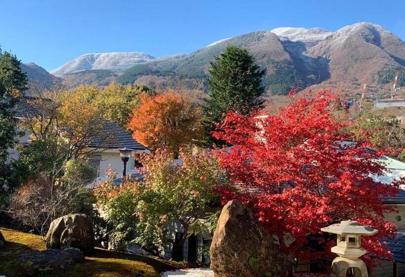 Четырехместный Номер Стандарт Вид на Сад, Onsen & Garden Asante Inn