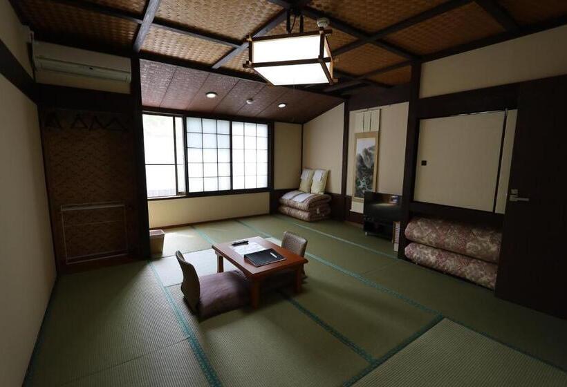 Четырехместный Номер Стандарт, Onsen & Garden Asante Inn