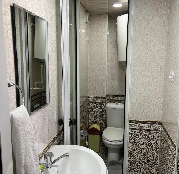 家庭套房, Shahnoza Grand