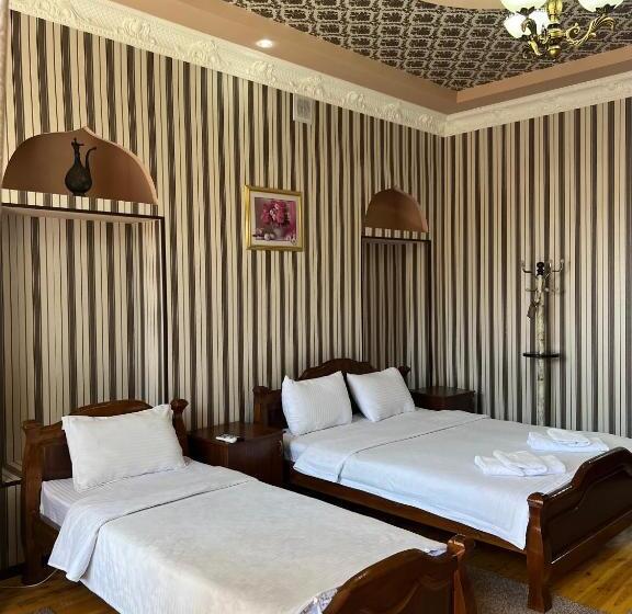 家庭套房, Shahnoza Grand