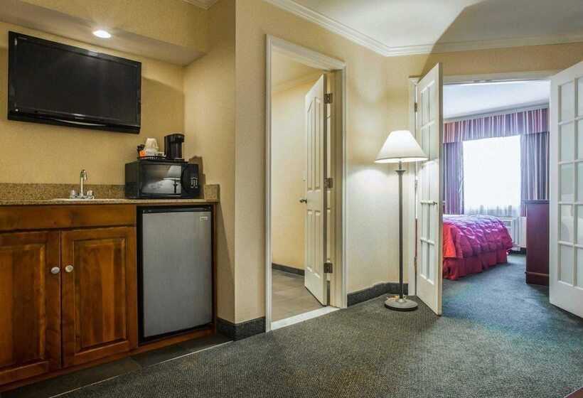 ２ベッドスイートルーム, Clarion Inn & Suites At The Outlets Of Lake George