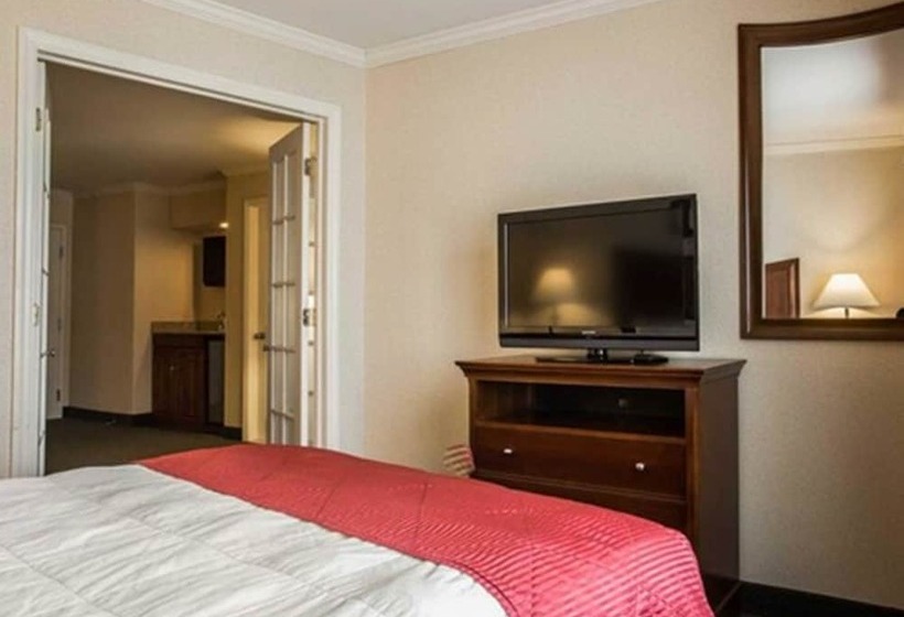 ２ベッドスイートルーム, Clarion Inn & Suites At The Outlets Of Lake George