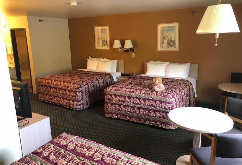 Трехместный Номер Deluxe, Kings Inn Cody