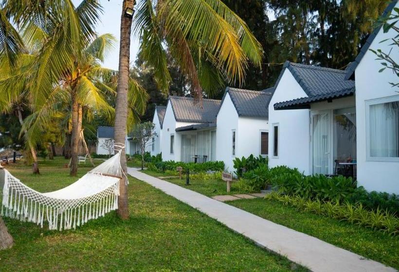 اتاق استاندارد با چشم‌انداز دریا, Palace Long Hai Resort
