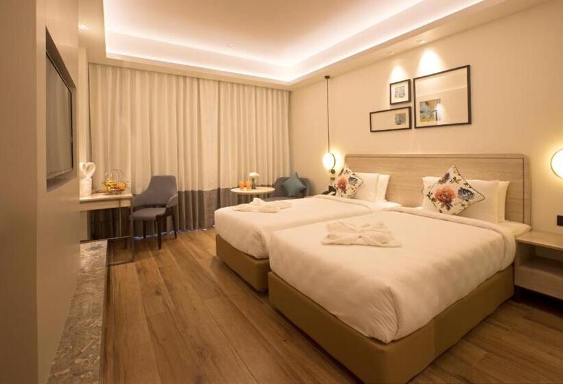 اتاق لوکس, Regenta Sgs Greenotel  Lonavala