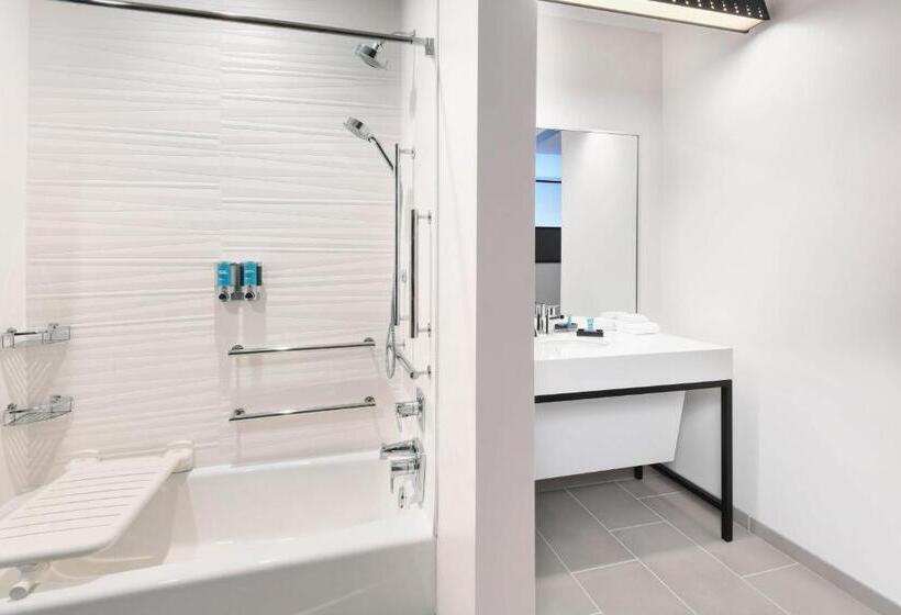Номер Стандарт, Aloft Cincinnati West Chester
