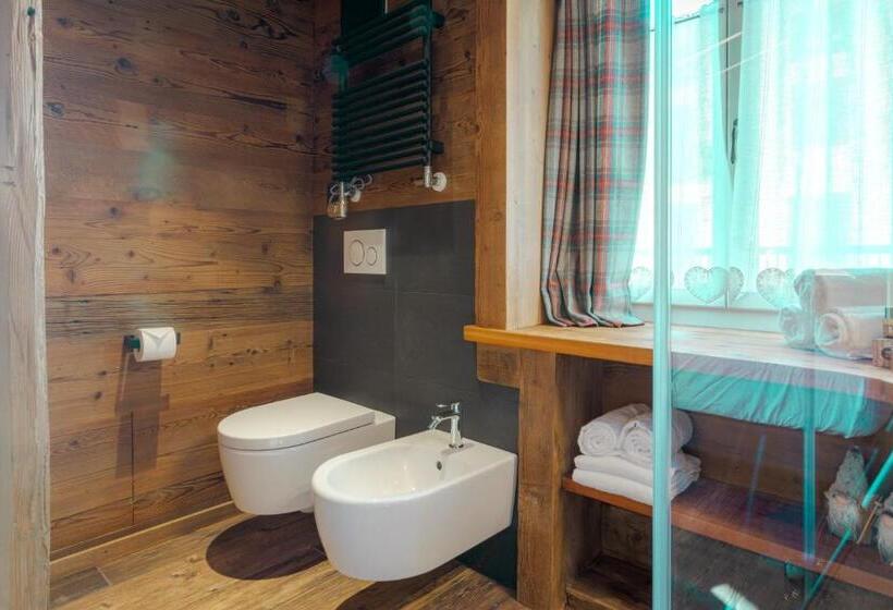 Люкс, John Luxury Suites