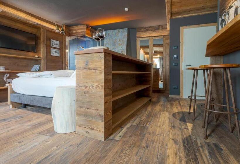 Полулюкс, John Luxury Suites