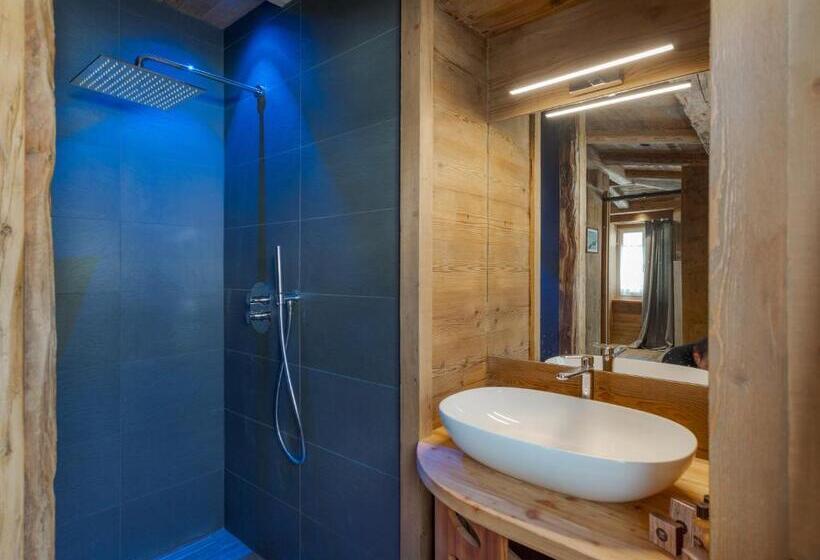 Полулюкс, John Luxury Suites