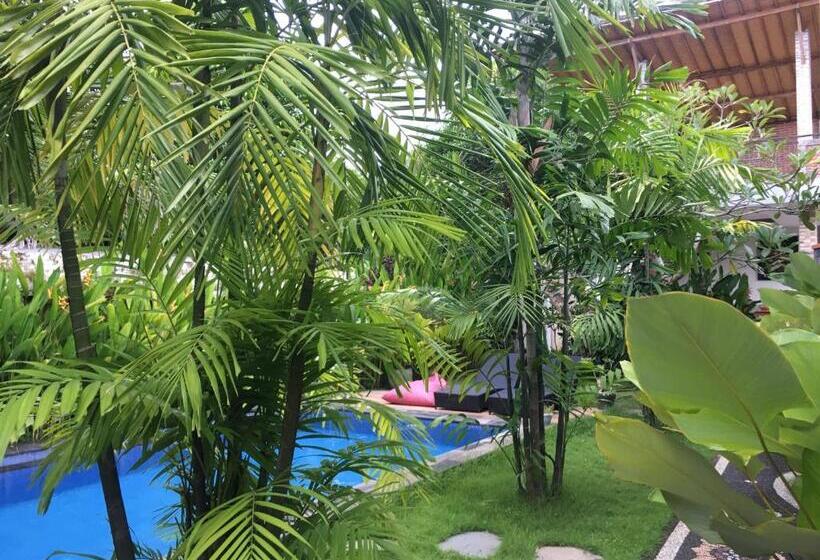 Номер Стандарт Вид на Бассейн, Arjuna Uluwatu Guest House