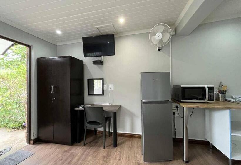 Номер Стандарт, Halleria Self Catering