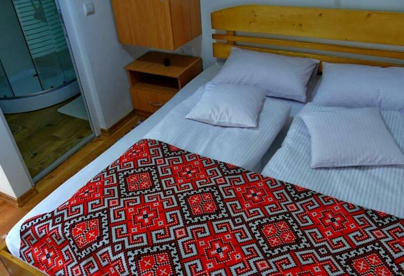 Номер Стандарт, Casa Papițu