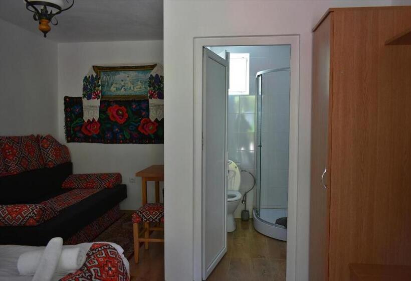 Номер Стандарт, Casa Papițu