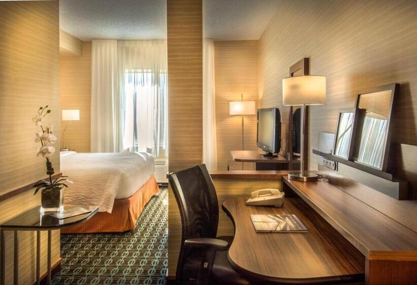 Suite, Fairfield Inn & Suites Dulles Airport