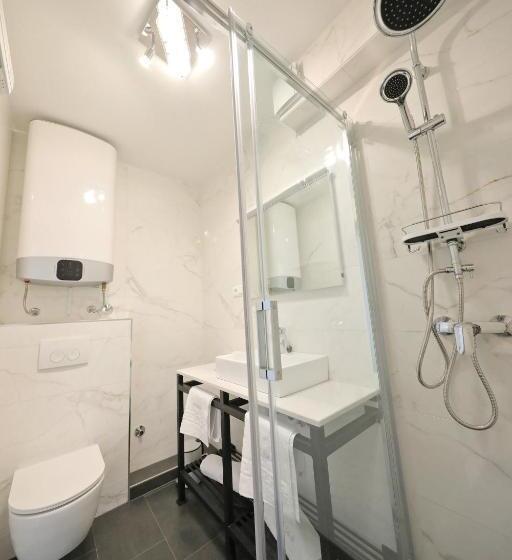 اتاق استاندارد با تخت بزرگ, La Dolce Vita Da Zara   Luxury Rooms