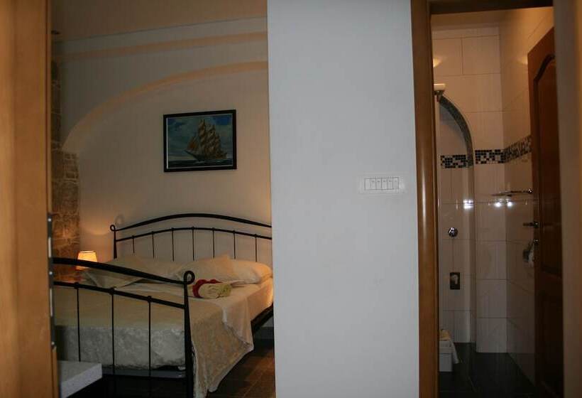 Номер Комфорт, Rooms And Apartments Emily