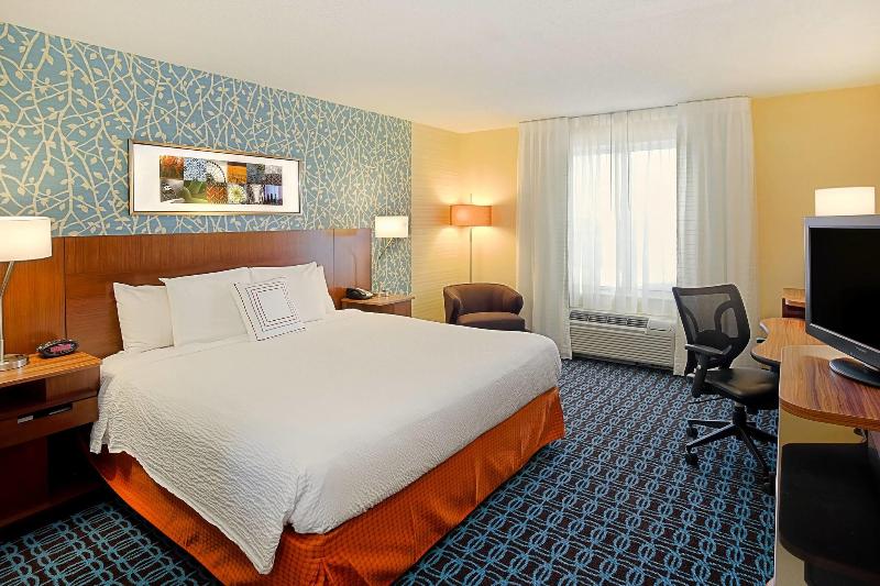 キングサイズベッドのスタンダードルーム, Fairfield By Marriott Southeast Hammond, In