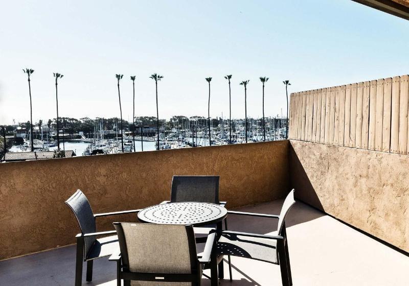 Люкс Кровать Кинг, Four Points By Sheraton Ventura Harbor Resort