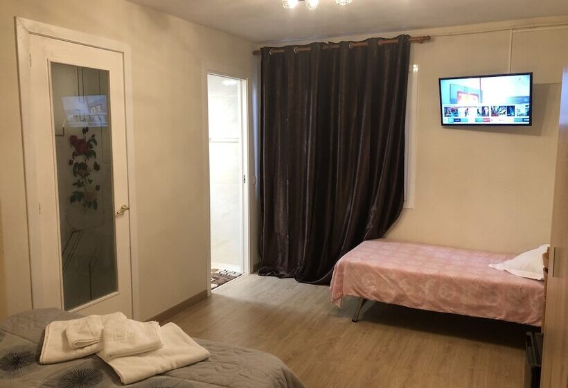 Номер Стандарт, Hostel Penedes
