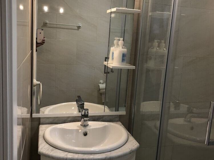Номер Стандарт, Hostel Penedes