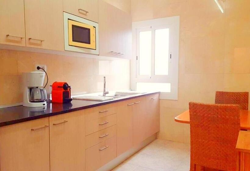 تختخواب در اتاق مشترک, Hostel Penedes