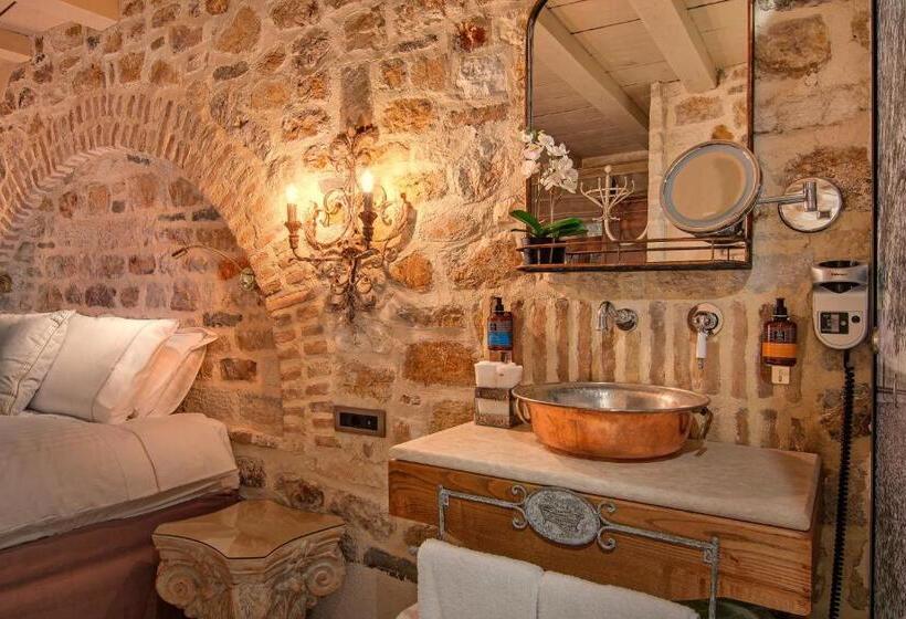 Номер Deluxe Кровать Кинг, Kamares Historic Boutique Hotel & Spa
