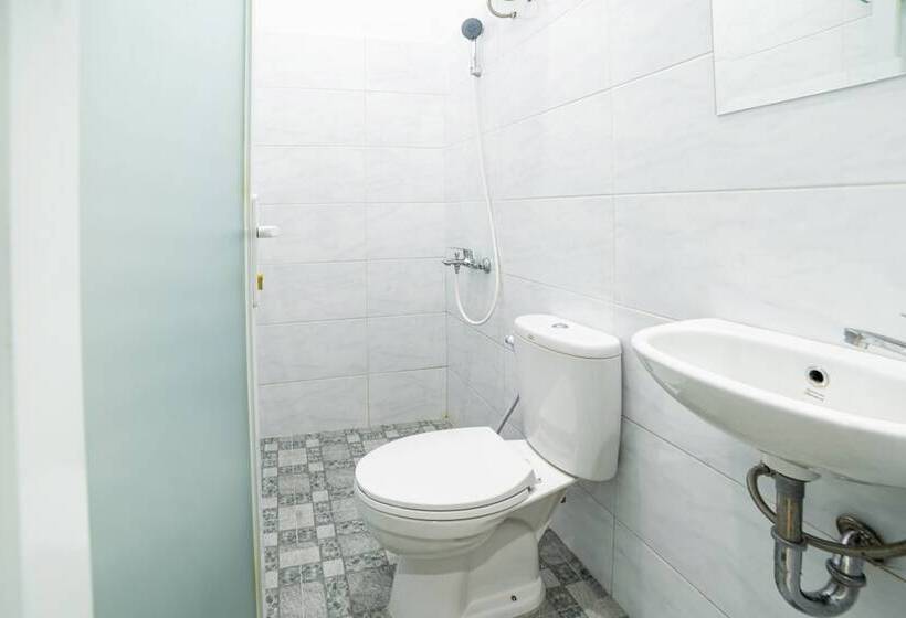 Номер Стандарт, Reddoorz Plus Near Thamrin Plaza Medan