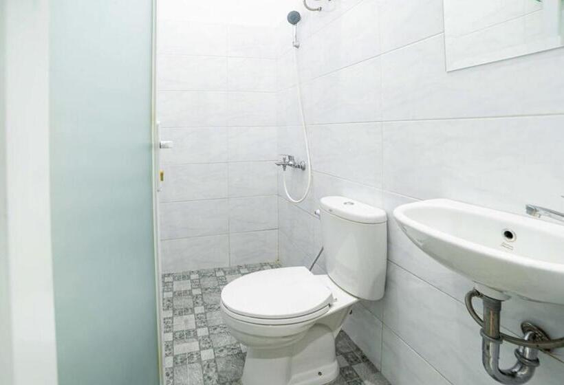 Номер Deluxe, Reddoorz Plus Near Thamrin Plaza Medan