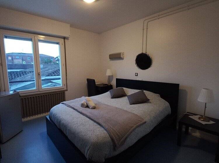 Номер Стандарт, Hôtel Labat