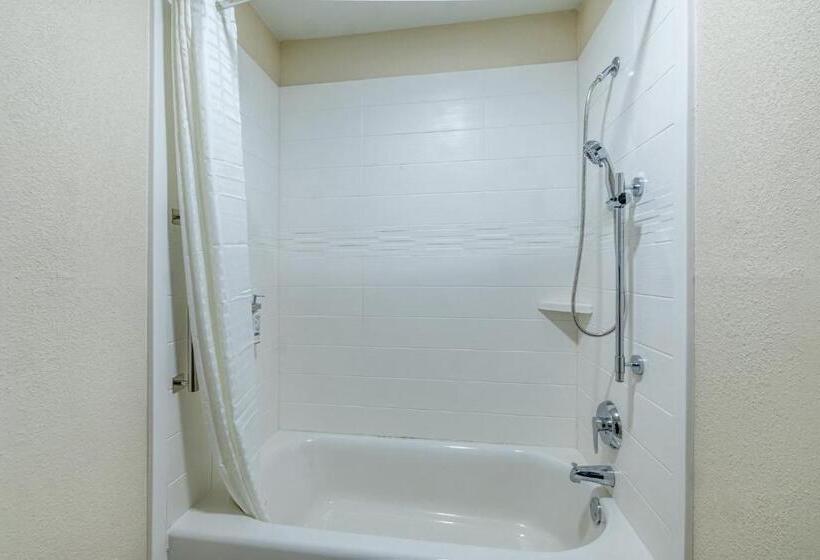 Студия Стандарт Кровать Куин, Candlewood Suites Wichita Northwest, An Ihg