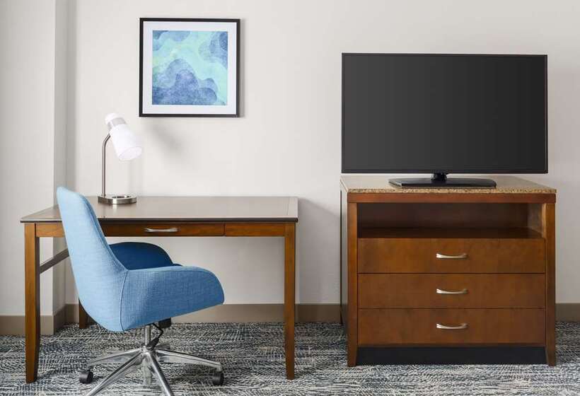 Номер Стандарт, Hilton Long Island/huntington