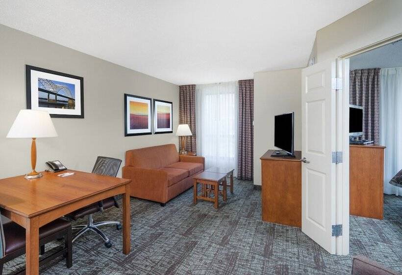 סוויטה, Staybridge Suites Memphis Poplar Ave East, An Ihg