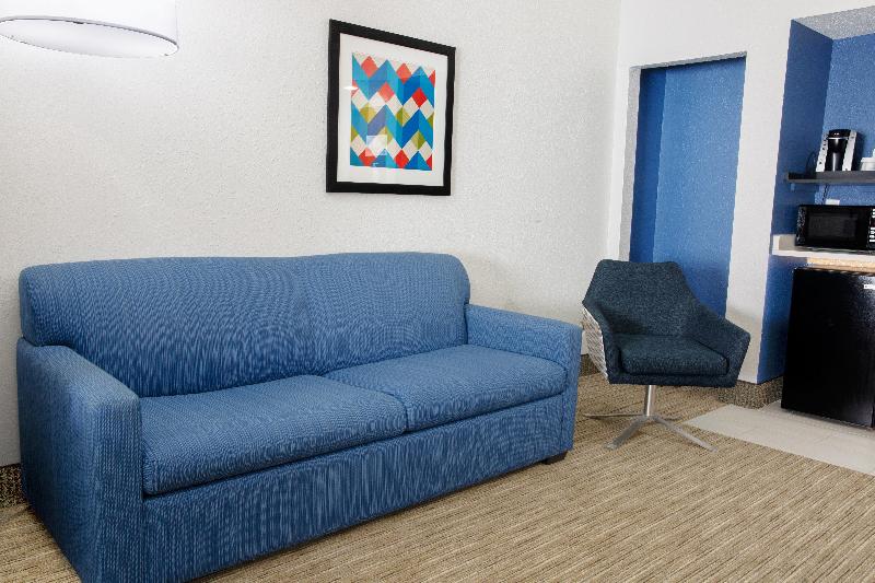 キングサイズベッドのスイートルーム, Holiday Inn Express & Suites Dayton Huber Heights By Ihg