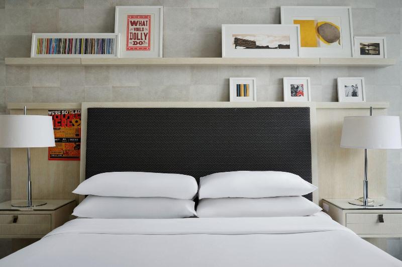장애인을 위한 킹사이즈 침대 스탠다드 룸, Comfort Inn & Suites