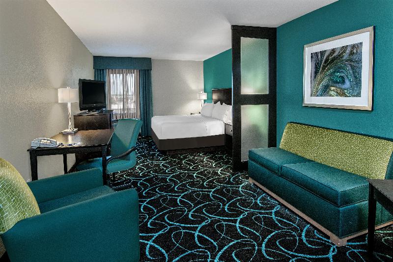 스위트 킹사이즈 침대, Holiday Inn Express Hotel And Suites Fort Worth/i 20