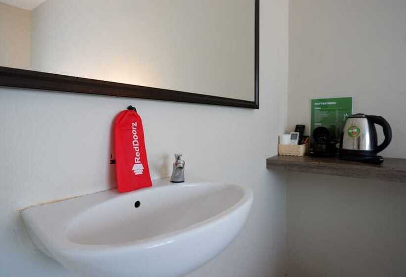 스탠다드 룸, Reddoorz Syariah At Jalan Jenderal Sudirman Palopo