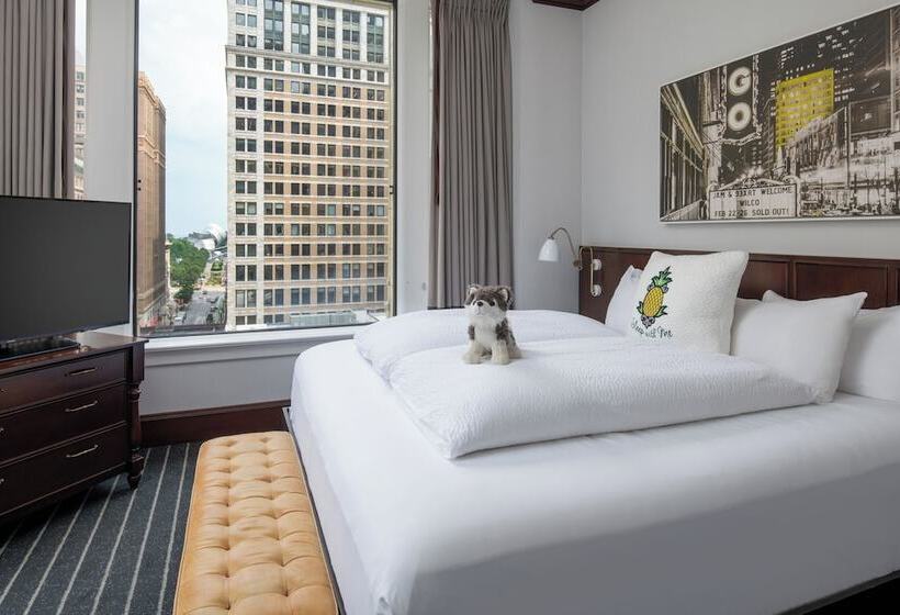 Люкс, Staypineapple, An Iconic Hotel, The Loop