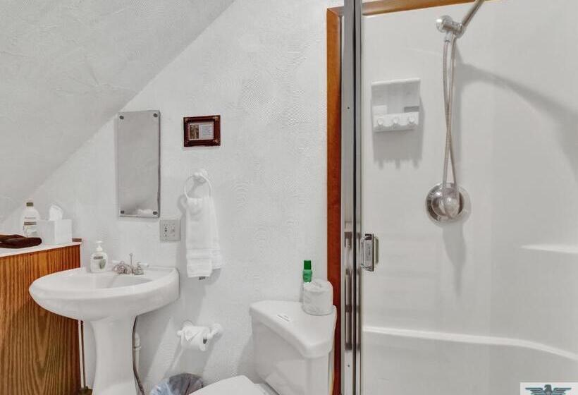 Стандартный Номер Кровать Кинг, Robins Nest Bed & Breakfast