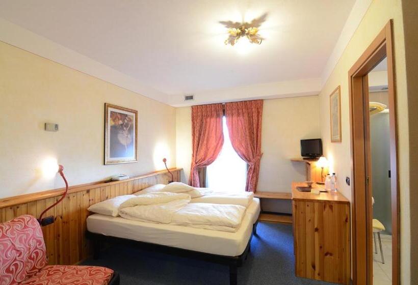スタンダードトリプルルーム, Albergo Alpenrose