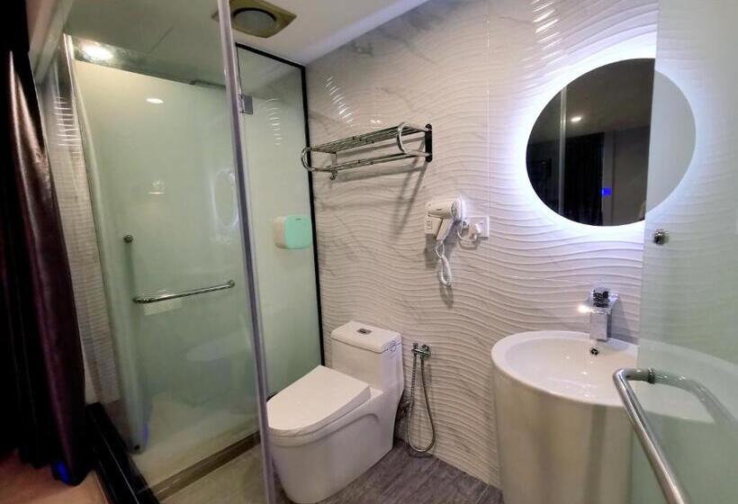 اتاق استاندارد چهار تخته, Wow Hotel Penang