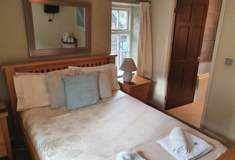 Номер Стандарт, Halfway House Inn
