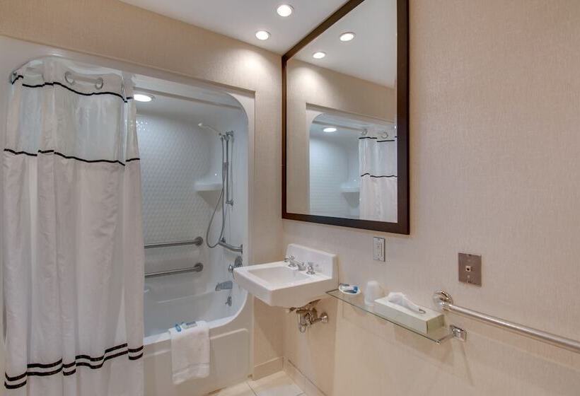 Люкс Адаптированный для Инвалидов, Best Western Plus The Inn At Hampton