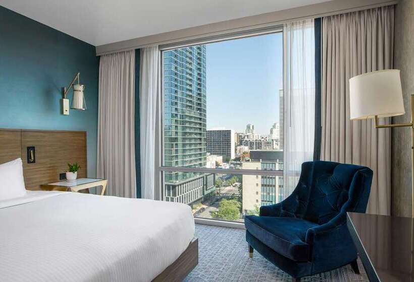 장애인을 위한 킹사이즈 침대 스탠다드 룸, The Inverness Denver, a Hilton Golf & Spa Resort