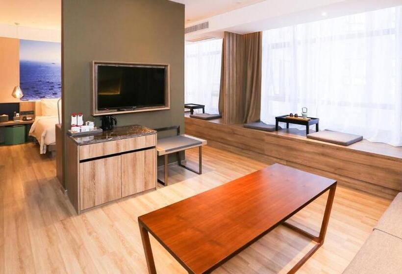 Люкс, Atour Hotel High Speed Railway Station Maoming