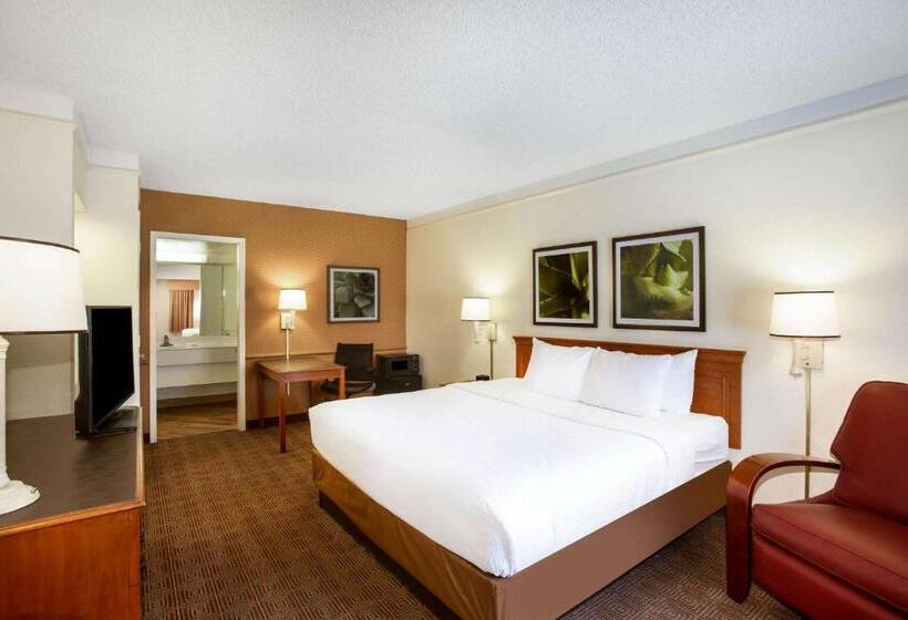 Номер Deluxe Кровать Кинг, La Quinta Inn By Wyndham Austin Capitol / Downtown