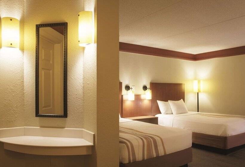 חדר סטנדרט שתי מיטות זוגיות, La Quinta By Wyndham Atlanta Ballpark/galleria