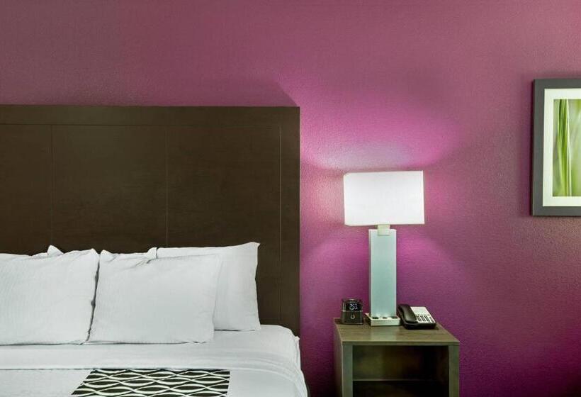 Номер Deluxe Кровать Кинг, La Quinta By Wyndham Columbus Ms