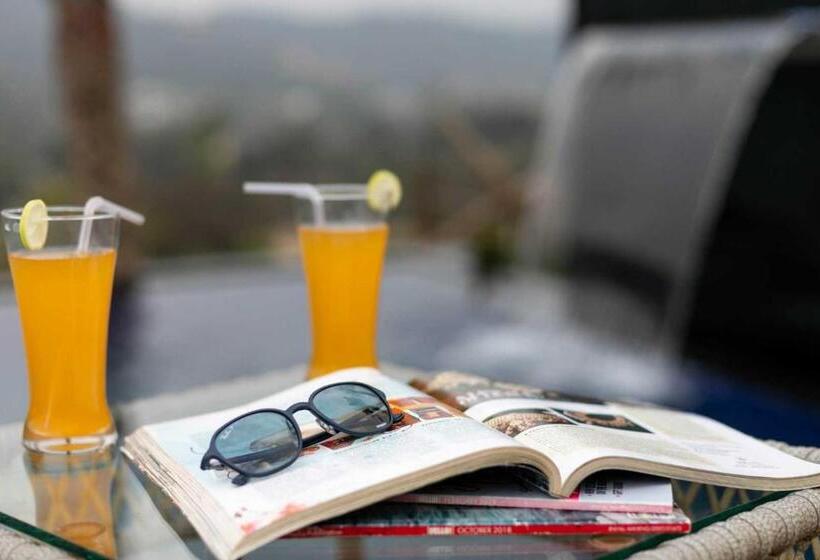 ویلای 2 خوابه, Stayvista At Brickwood Hill With Outdoor Infinity Pool & Jacuzzi
