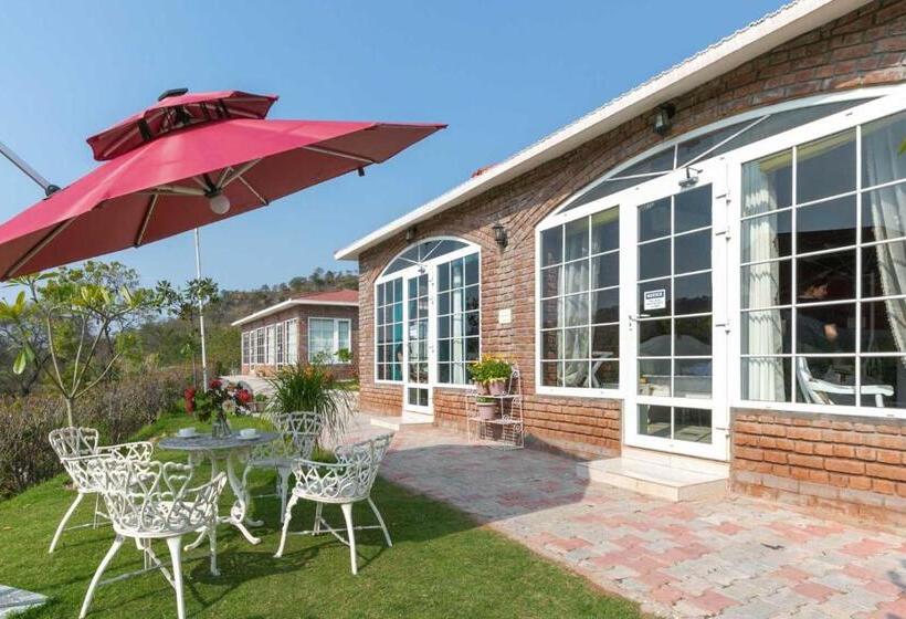 ویلای 2 خوابه, Stayvista At Brickwood Hill With Outdoor Infinity Pool & Jacuzzi