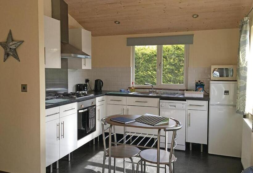 １ベッドルームハウス, Hollybrook Lodges